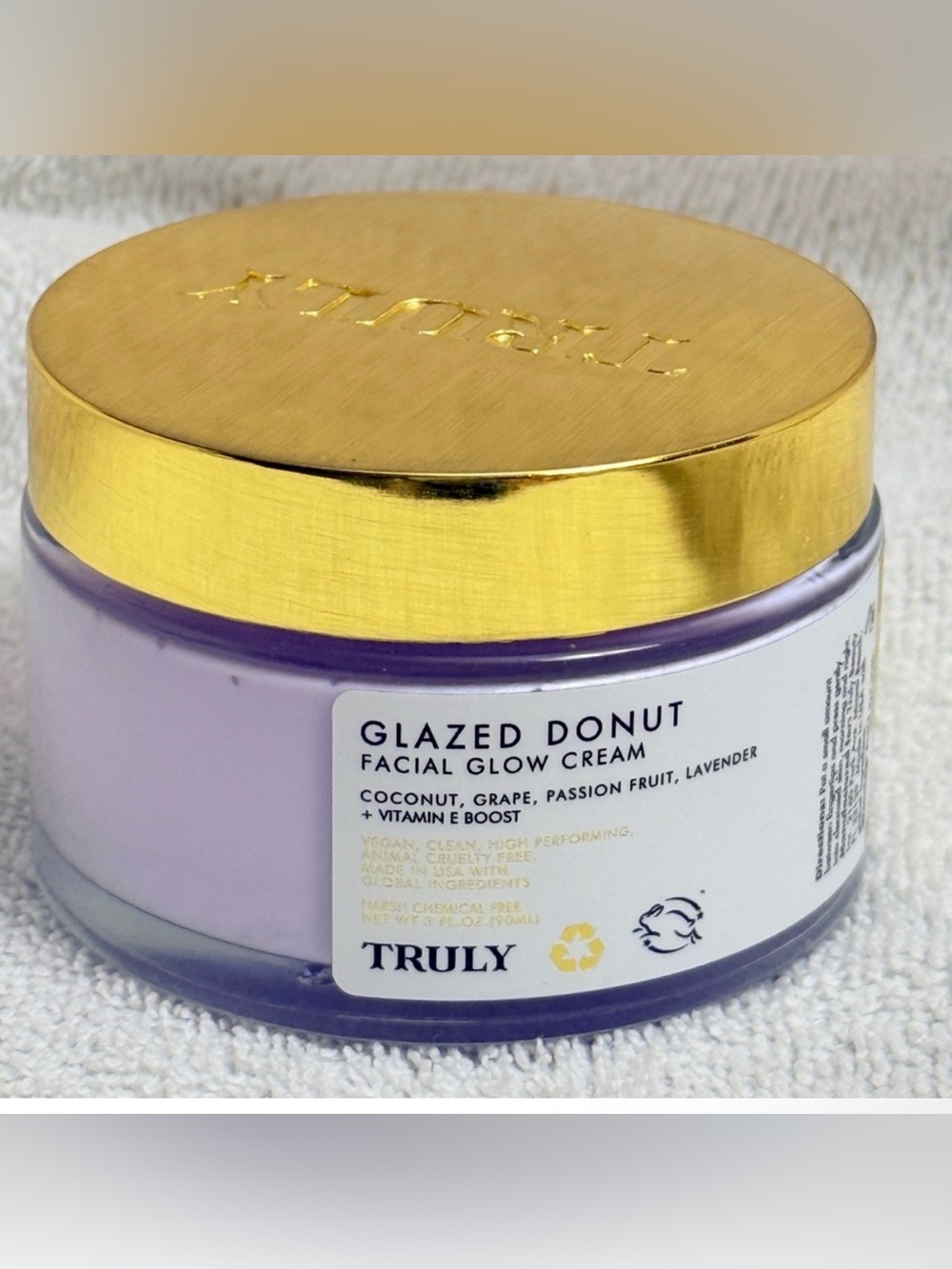 TRULY Glazed Donut Brighten + Plump Face Cream